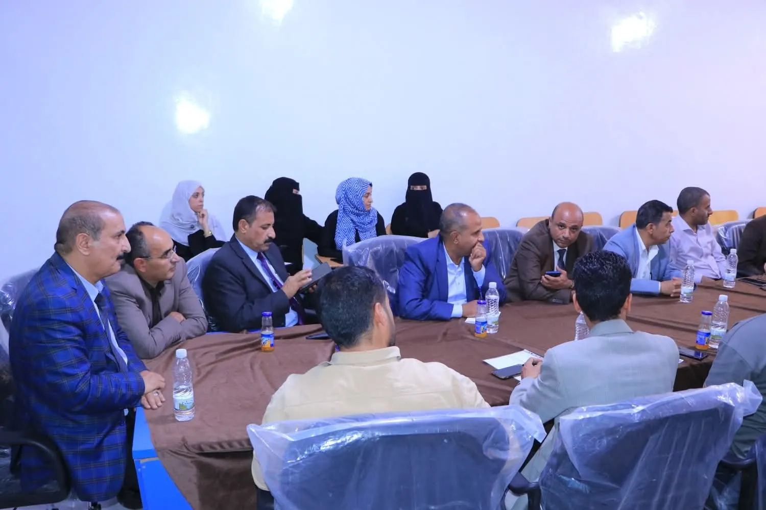 لقاء تشاوري موسع لقيادة الجامعة مع كوادر الكليات لتعزيز الأداء الأكاديمي وتجويد العملية التعليمية