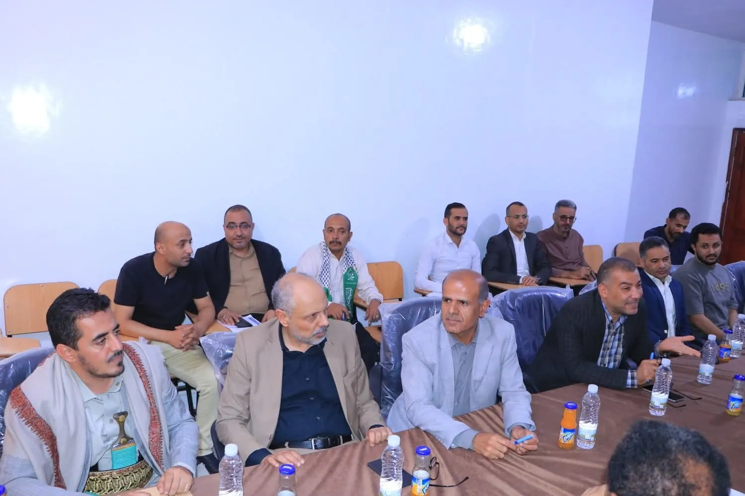 لقاء تشاوري موسع لقيادة الجامعة مع كوادر الكليات لتعزيز الأداء الأكاديمي وتجويد العملية التعليمية