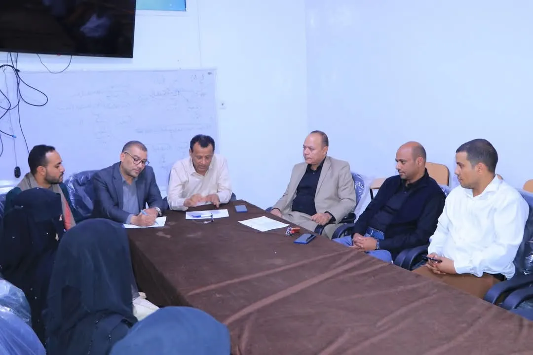 كلية العلوم الإدارية والمالية تنظم لقاءً موسعاً مع مندوبي المستوى الأول لتعزيز دورهم في خدمة الطلبة