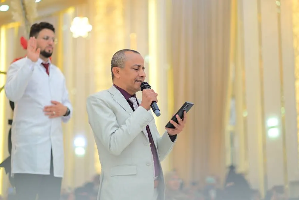 الجامعة الإماراتية الدولية تحتفي بتوديع الدفعة السادسة من طلبة الطب البشري للعام الجامعي 1446ه‍ بحفل فني مميّز