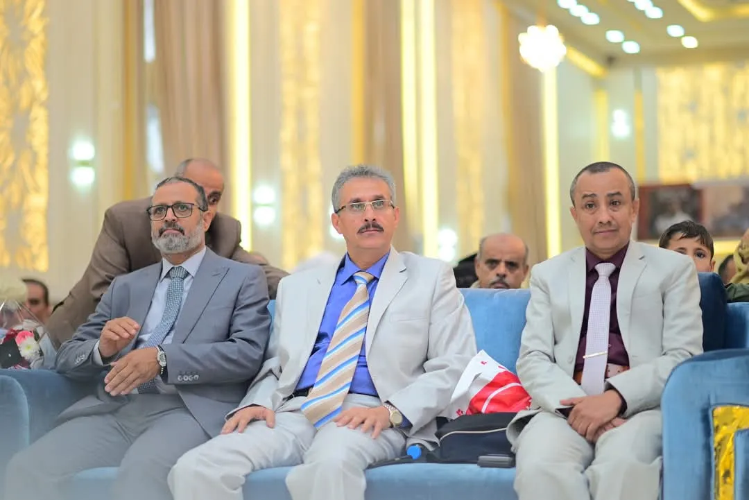 الجامعة الإماراتية الدولية تحتفي بتوديع الدفعة السادسة من طلبة الطب البشري للعام الجامعي 1446ه‍ بحفل فني مميّز