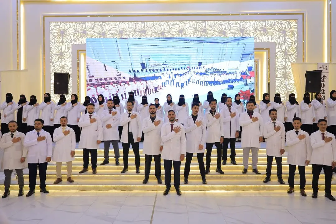 الجامعة الإماراتية الدولية تحتفي بتوديع الدفعة السادسة من طلبة الطب البشري للعام الجامعي 1446ه‍ بحفل فني مميّز