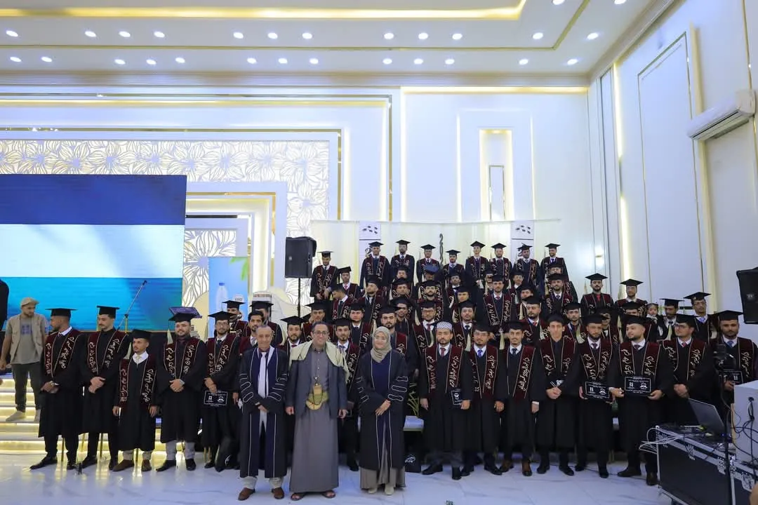 الجامعة الإماراتية الدولية تحتفي بتوديع الدفعة السادسة من طلبة الطب البشري للعام الجامعي 1446ه‍ بحفل فني مميّز