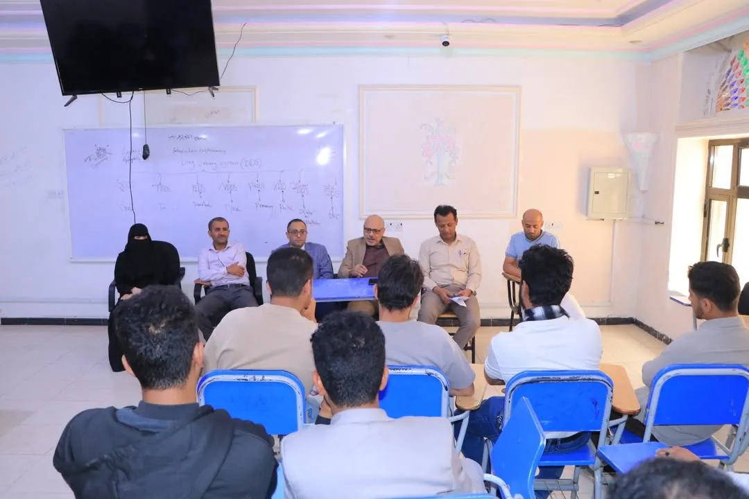 كلية طب الأسنان بالجامعة تعقد لقاءً موسعاً مع مندوبي الدفع في جميع المستويات