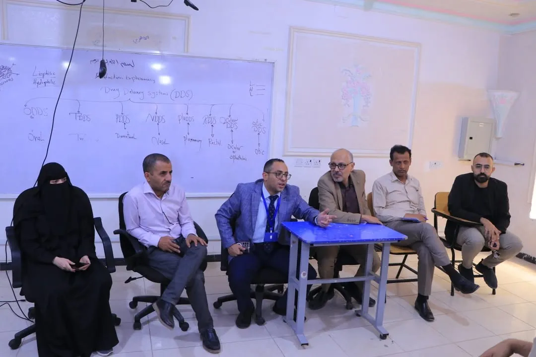 كلية طب الأسنان بالجامعة تعقد لقاءً موسعاً مع مندوبي الدفع في جميع المستويات