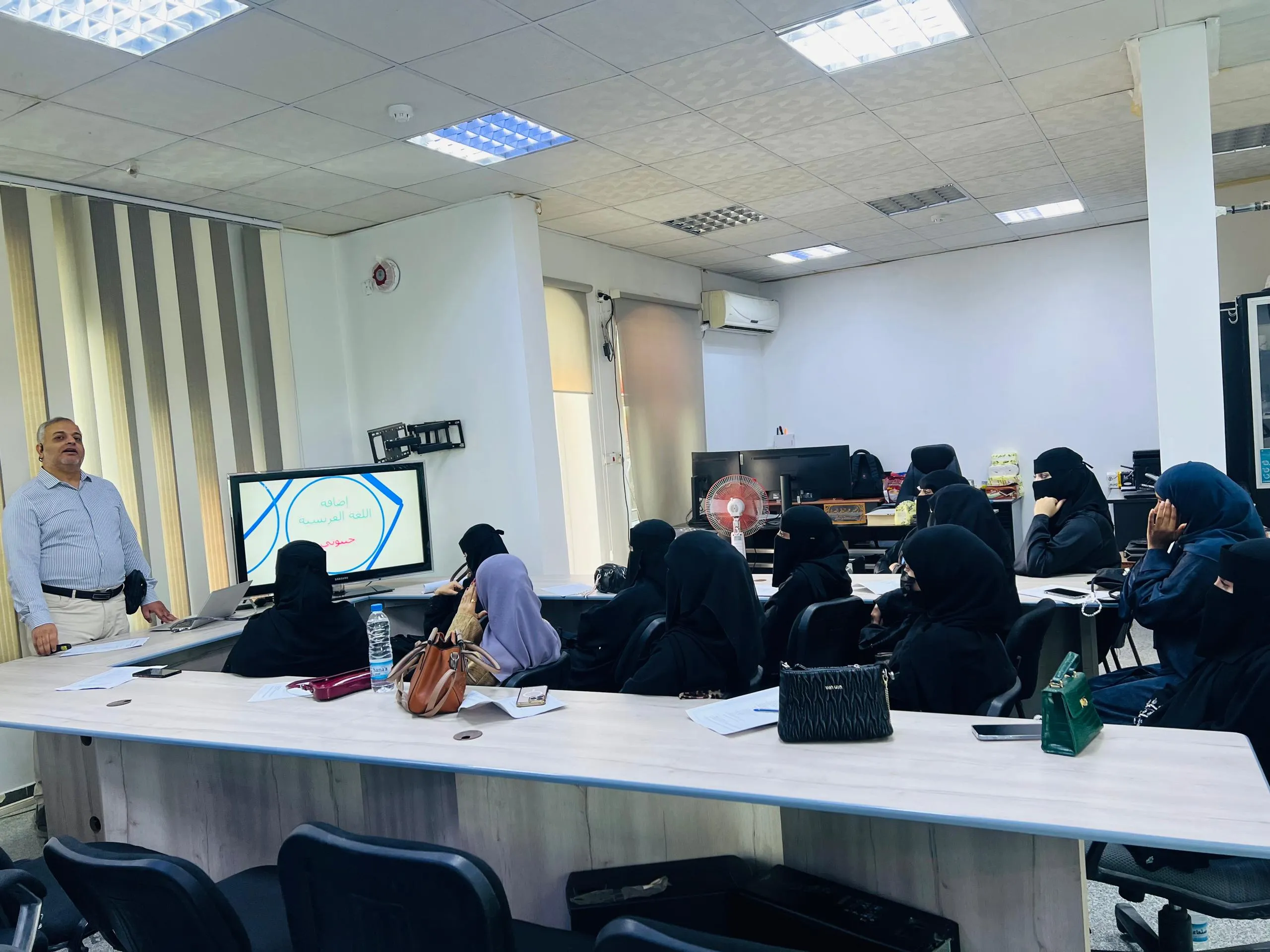 زيارة علمية لطلبة قسم نظم المعلومات الإدارية المستوى الرابع إلى شركة يمن سوفت