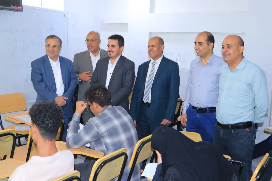 كلية الهندسة وتكنولوجيا المعلومات تدشن الإمتحانات النهائية للفصل الدراسي الأول في أجواء تنظيمية متميزة