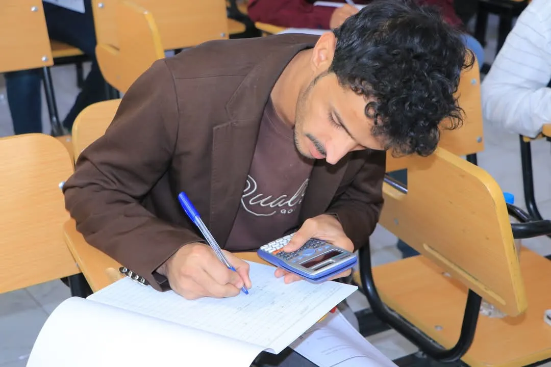 كلية الهندسة وتكنولوجيا المعلومات تدشن الإمتحانات النهائية للفصل الدراسي الأول في أجواء تنظيمية متميزة