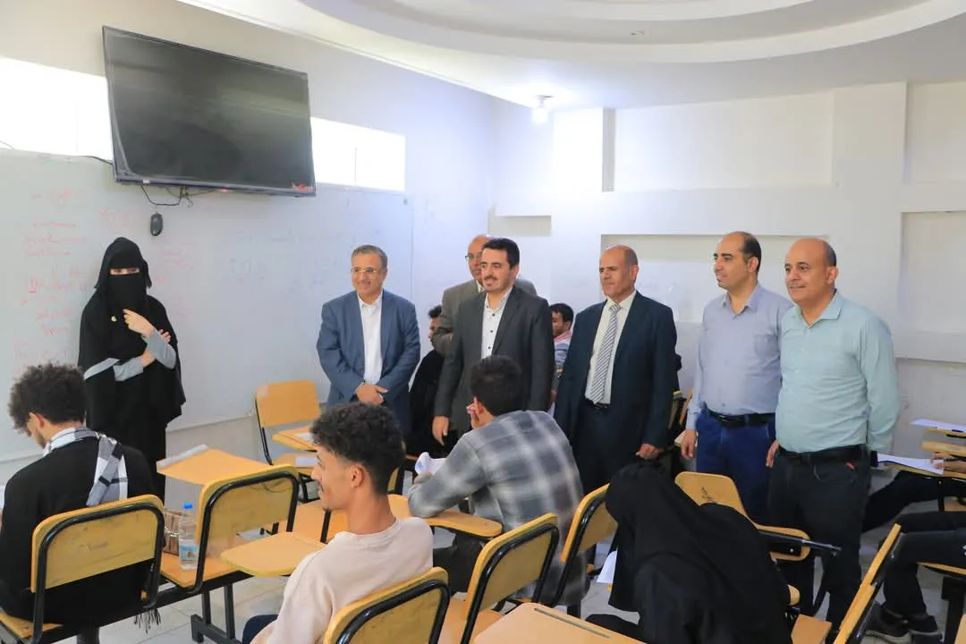 كلية الهندسة وتكنولوجيا المعلومات تدشن الإمتحانات النهائية للفصل الدراسي الأول في أجواء تنظيمية متميزة