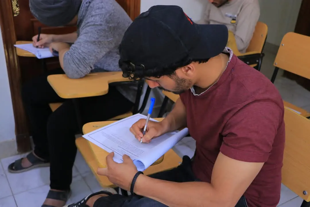 كلية الهندسة وتكنولوجيا المعلومات تدشن الإمتحانات النهائية للفصل الدراسي الأول في أجواء تنظيمية متميزة