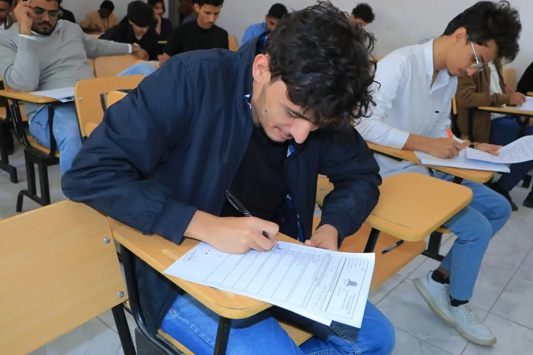 كلية الهندسة وتكنولوجيا المعلومات تدشن الإمتحانات النهائية للفصل الدراسي الأول في أجواء تنظيمية متميزة