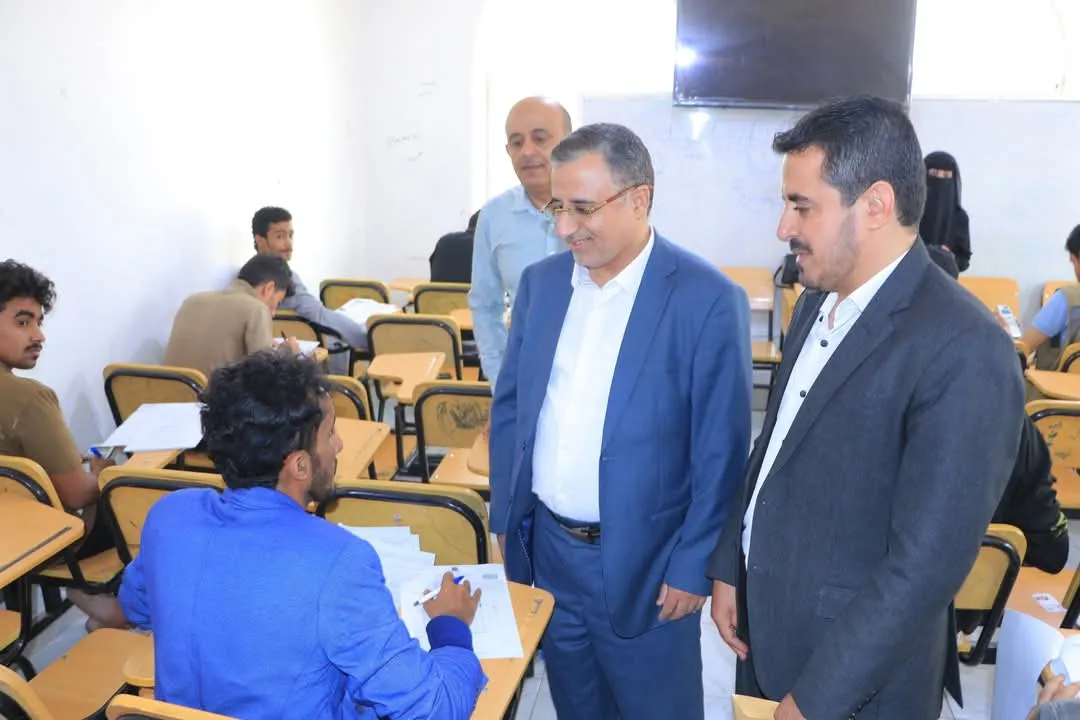 كلية الهندسة وتكنولوجيا المعلومات تدشن الإمتحانات النهائية للفصل الدراسي الأول في أجواء تنظيمية متميزة