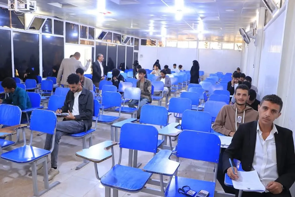 كلية العلوم الإدارية والمالية بالجامعة تدشن امتحانات الفصل الدراسي الأول للعام الجامعي 1447هـ