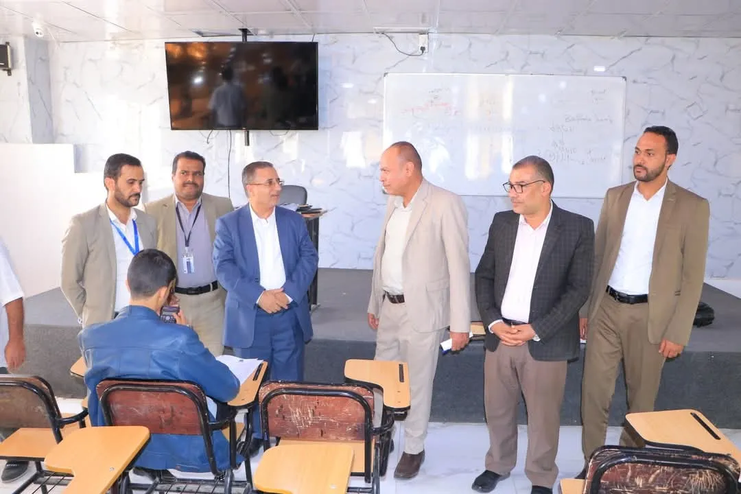 كلية العلوم الإدارية والمالية بالجامعة تدشن امتحانات الفصل الدراسي الأول للعام الجامعي 1447هـ