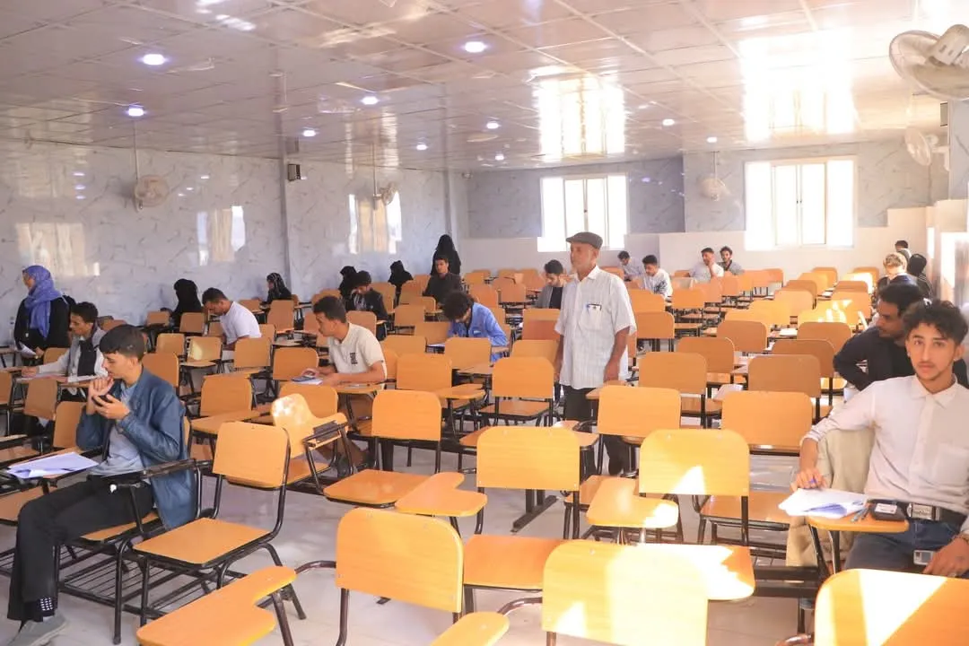 كلية العلوم الإدارية والمالية بالجامعة تدشن امتحانات الفصل الدراسي الأول للعام الجامعي 1447هـ