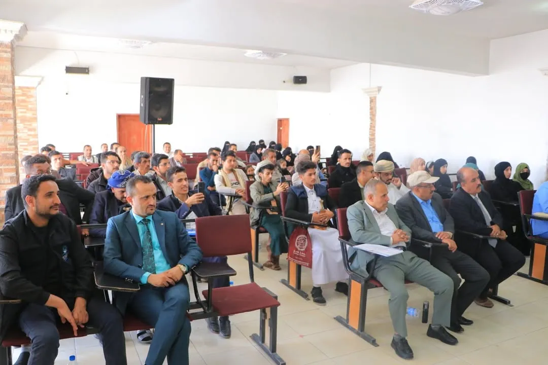 بمشاركة الجامعة الإماراتية إختتام مسابقة ومهرجان الشعر الرابع لطلبة الجامعات وكليات المجتمع