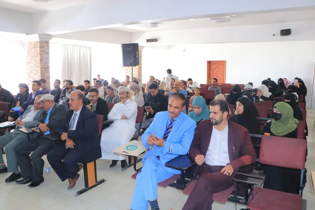 بمشاركة الجامعة الإماراتية إختتام مسابقة ومهرجان الشعر الرابع لطلبة الجامعات وكليات المجتمع