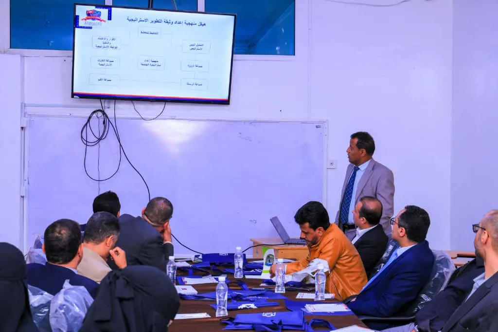 الجامعة الإماراتية تنظم ندوة علمية حول التوجهات الحديثة في الإدارة الاستراتيجية ودورها في تطوير المؤسسات