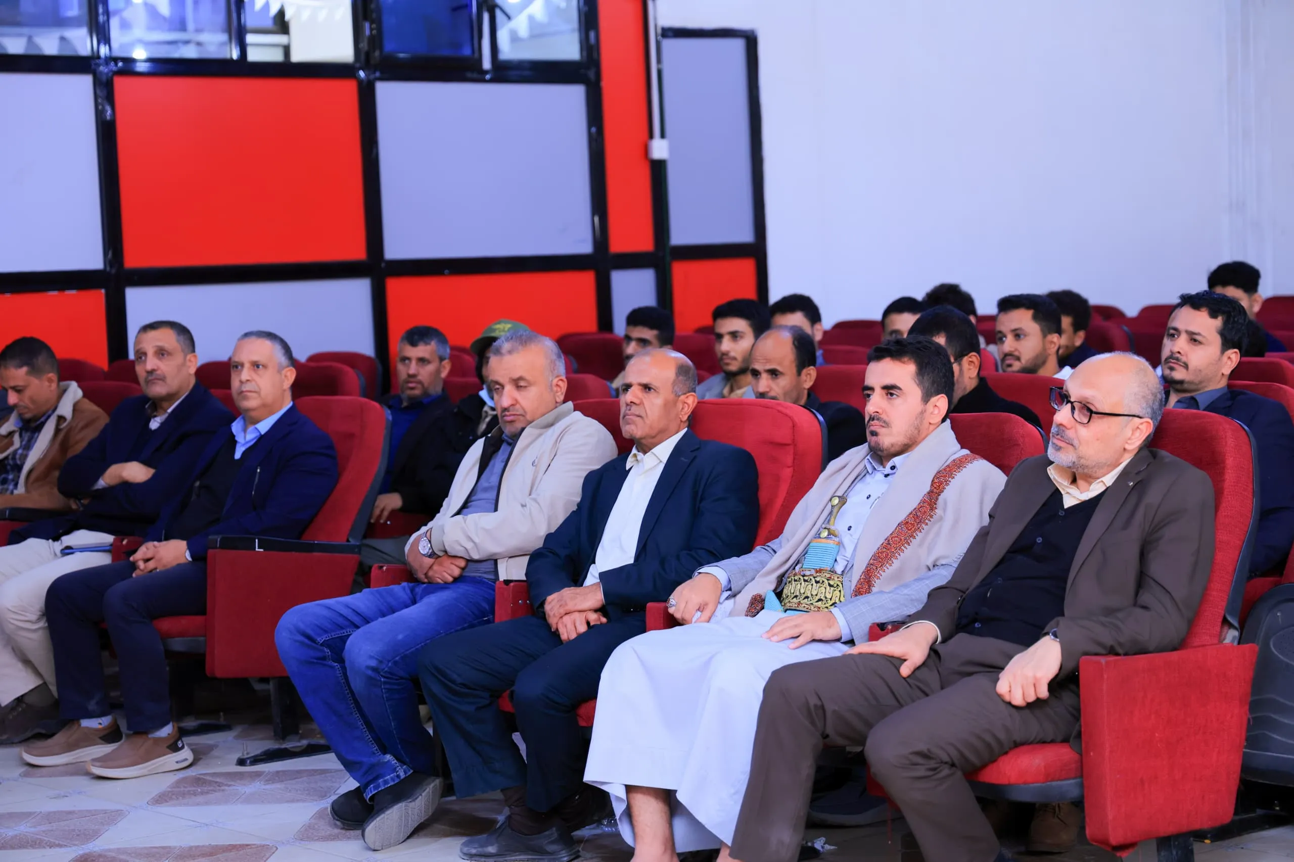 The Faculty of Dentistry and the Faculty of Engineering at the university commemorate the anniversary of the martyr with an intellectual seminar entitled: "Martyrdom is a great divine gift and an eternal, everlasting glory."