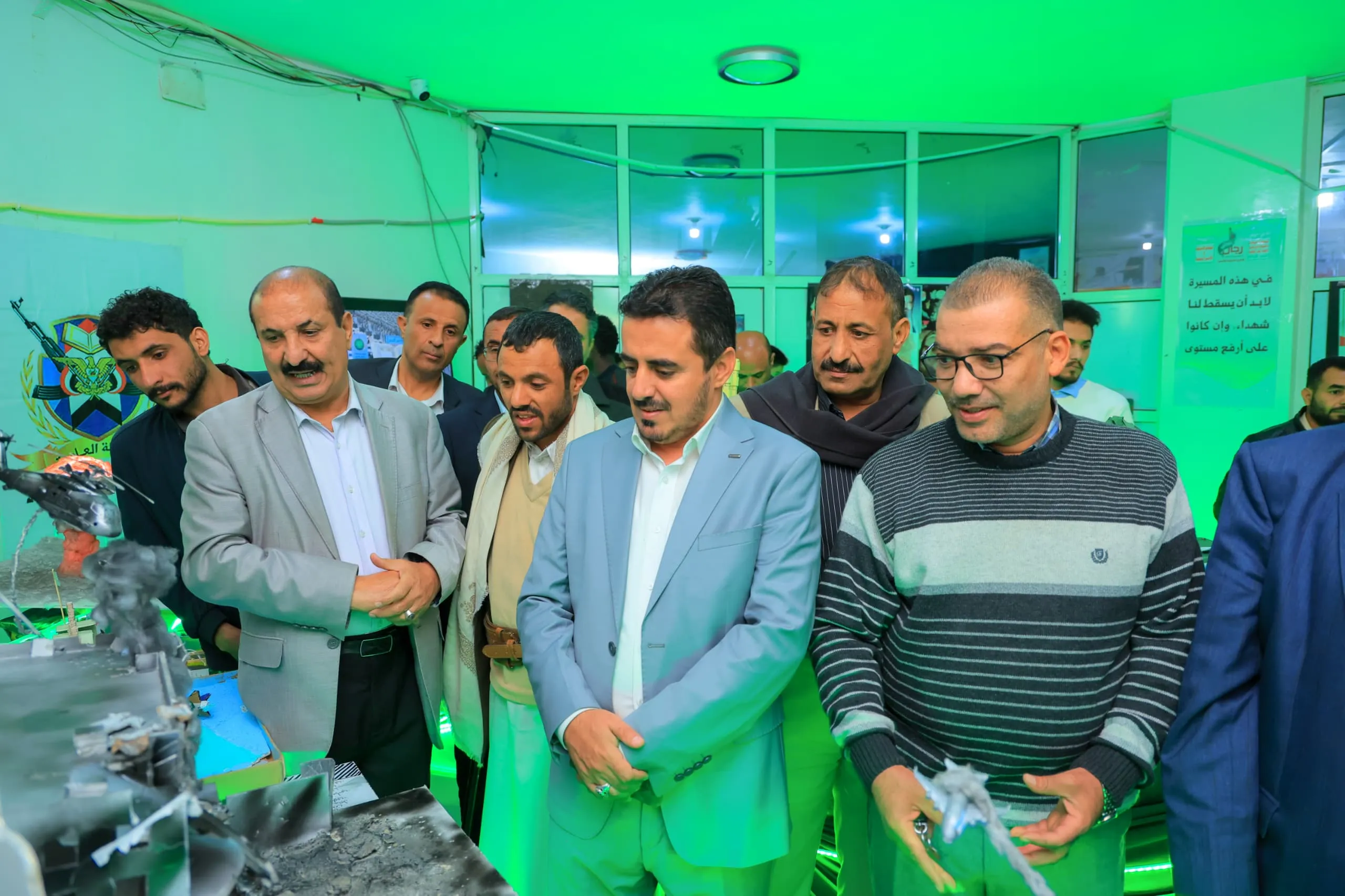 The photo and sculpture exhibition was inaugurated as part of the annual commemoration of the martyr at the United Arab Emirates University.