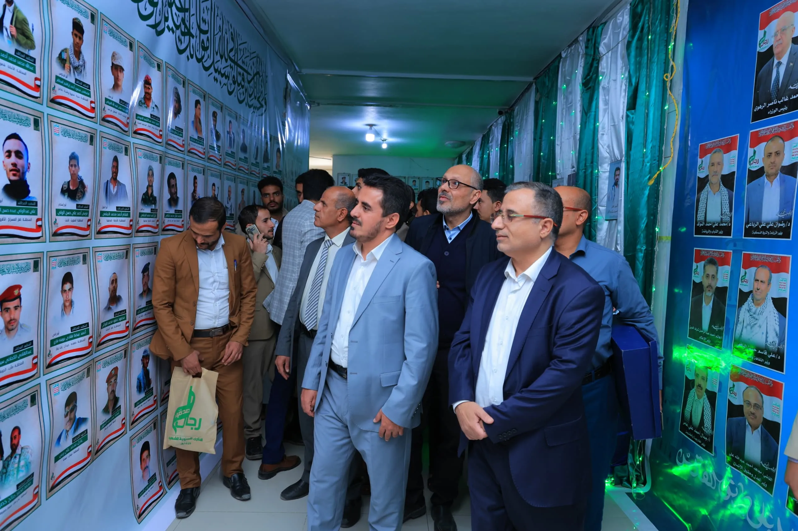 The photo and sculpture exhibition saw a large turnout on its second day as part of the annual commemoration of the martyr at the Emirates International University.