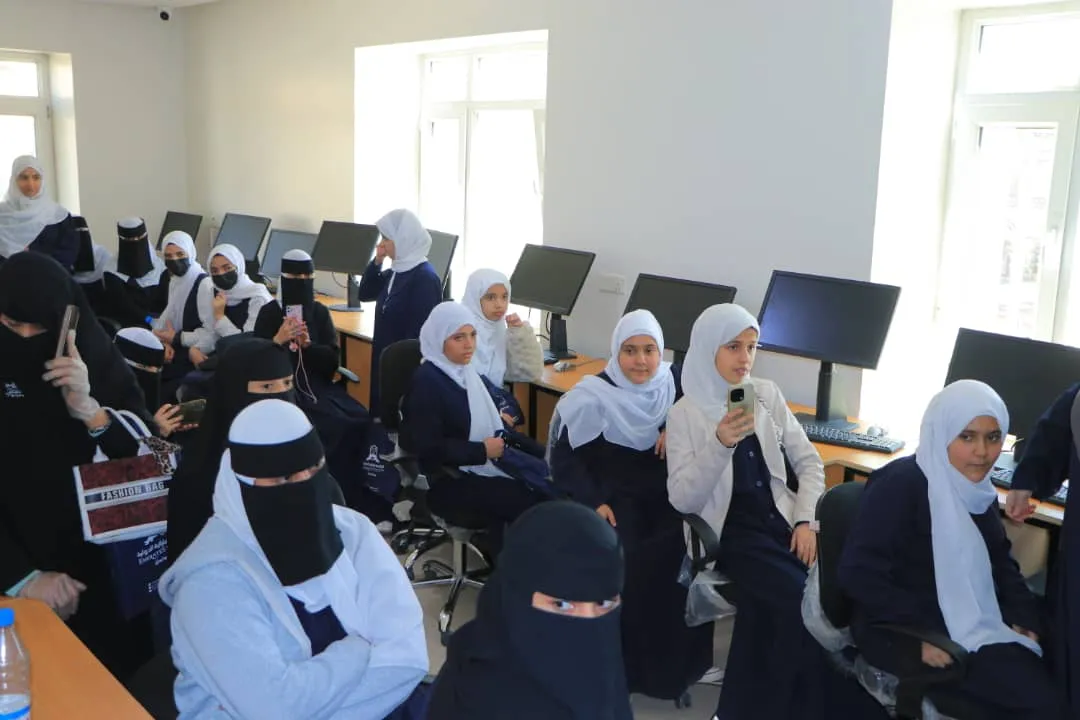 A Journey Towards the Future: National School Students Discover Horizons of Excellence at the Emirates International University