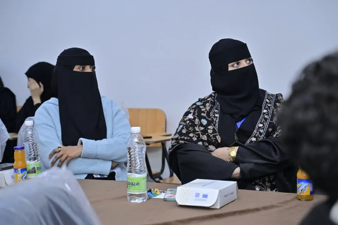 كلية العلوم الإدارية والمالية تدشّن مناقشة خطط مشاريع التخرج بدءاً بقسم نظم المعلومات الإدارية بروح أكاديمية ملهمة