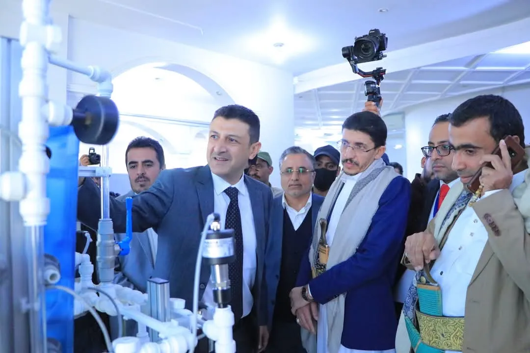 وزير التربية والتعليم يطّلع على التجهيزات الحديثة بكلية الهندسة ويشهد فعالية التميّز البحثي في الجامعة الإماراتية الدولية