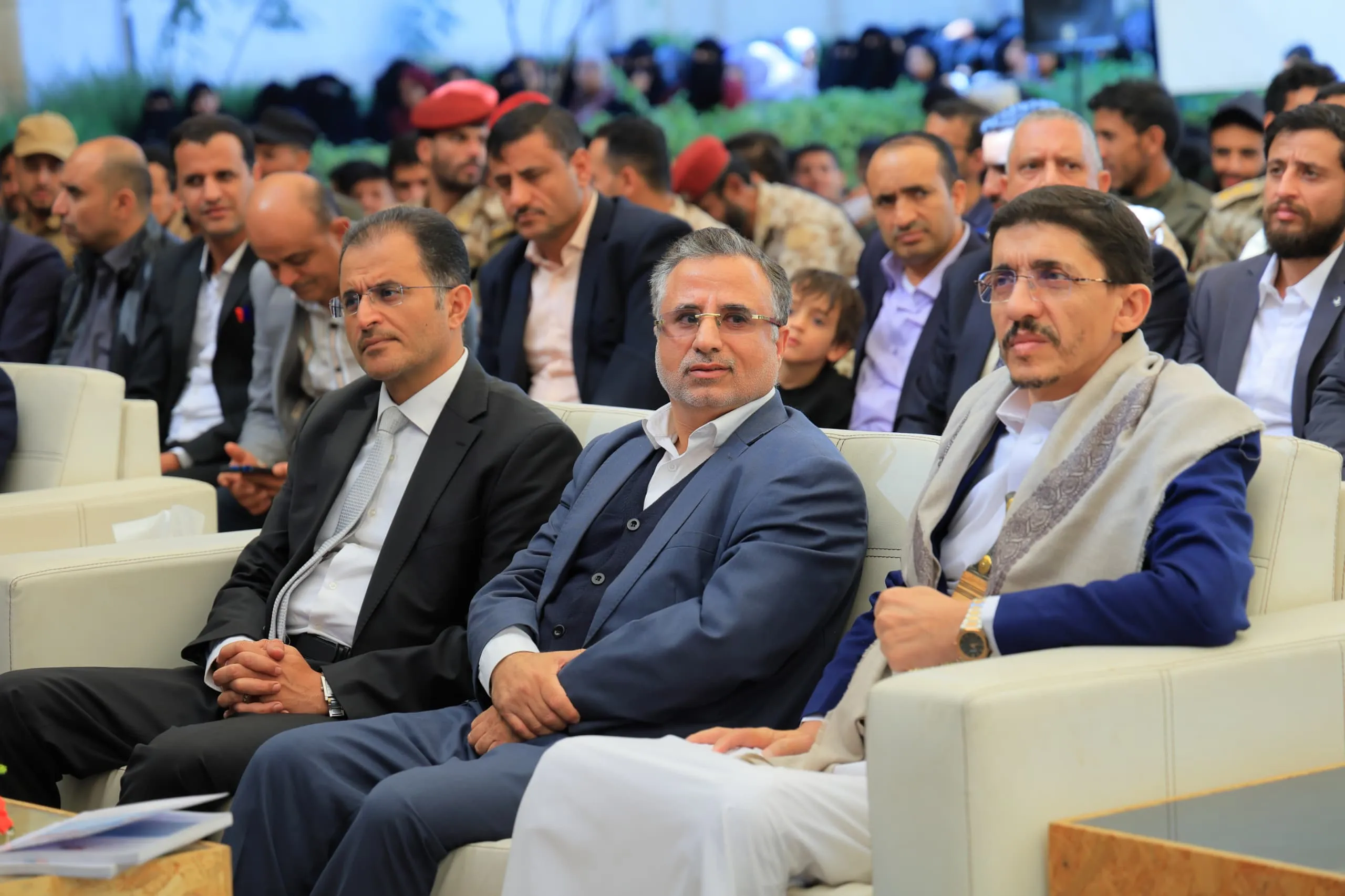 وزير التربية والتعليم يطّلع على التجهيزات الحديثة بكلية الهندسة ويشهد فعالية التميّز البحثي في الجامعة الإماراتية الدولية