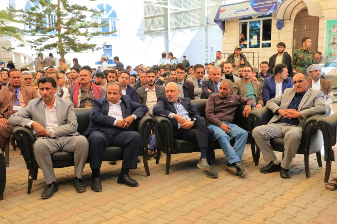 وزير التربية والتعليم يطّلع على التجهيزات الحديثة بكلية الهندسة ويشهد فعالية التميّز البحثي في الجامعة الإماراتية الدولية