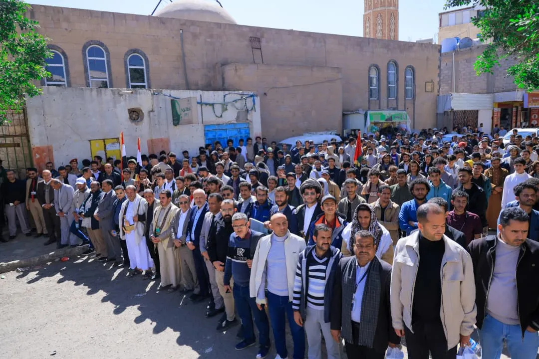 The Emirates International University organizes a massive solidarity rally with the Palestinian people under the slogan "Those who disbelieve wish that you would be negligent."