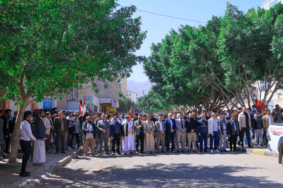 The Emirates International University organizes a massive solidarity rally with the Palestinian people under the slogan "Those who disbelieve wish that you would be negligent."