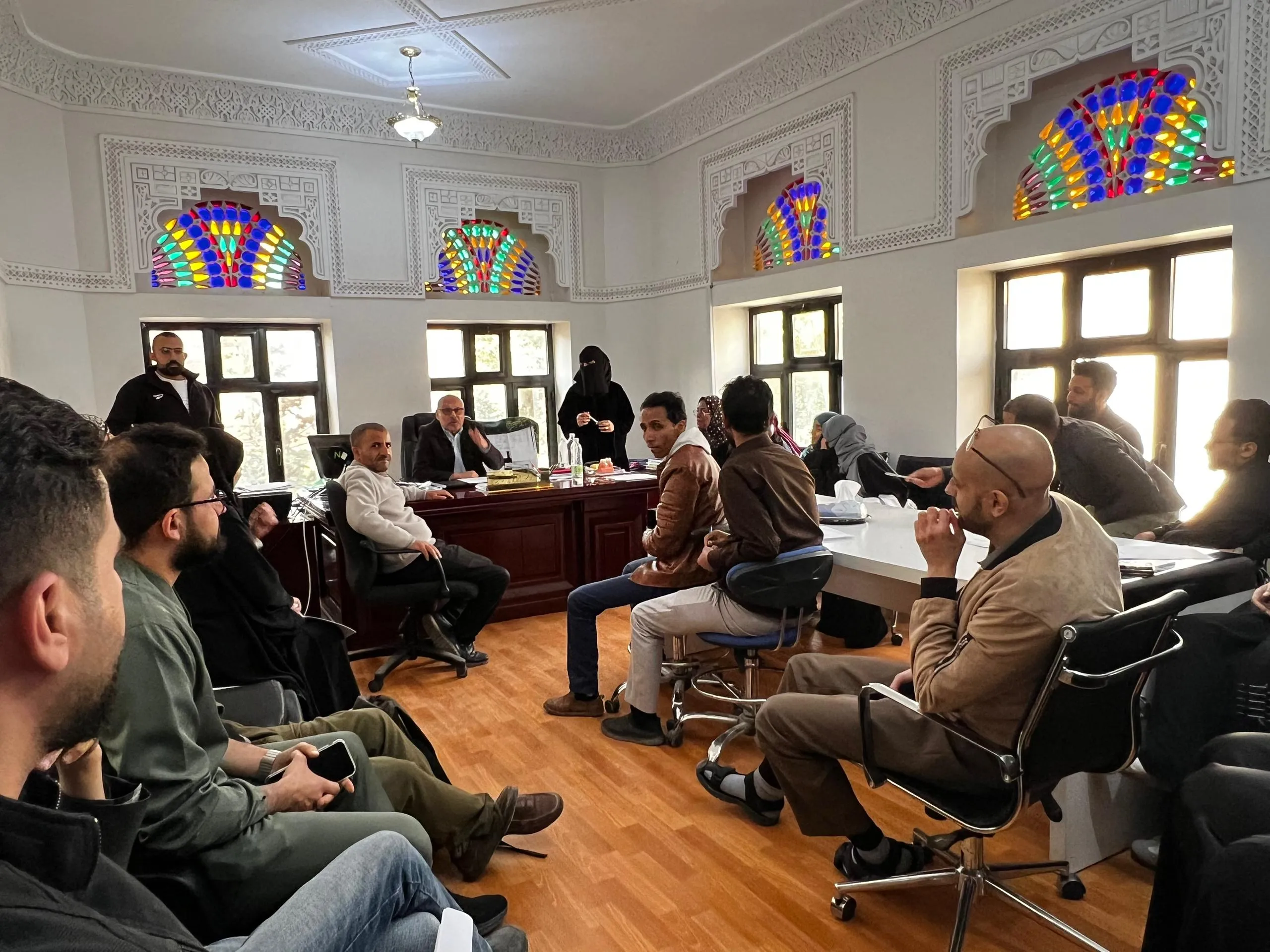 كلية طب الأسنان بالجامعة تعزّز التكامل الأكاديمي في اجتماعها الدوري مع المعيدين