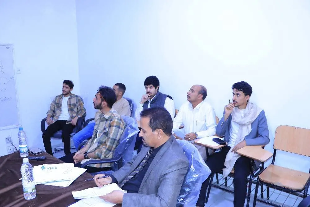 Discussion continues regarding graduation project and research plans at the College of Administrative and Financial Sciences.