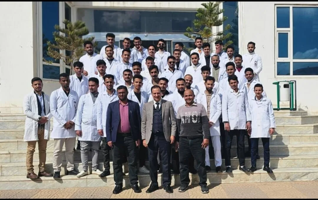 طلبة الصيدلة السريرية يخوضون تجربة ميدانية نوعية في رحاب الصناعة الدوائية
