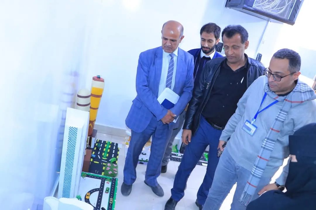 طلبة الهندسة المعمارية المستوى الأول يترجمون أسس التصميم إلى إبداعات معمارية في مناقشة مشاريعهم النهائية