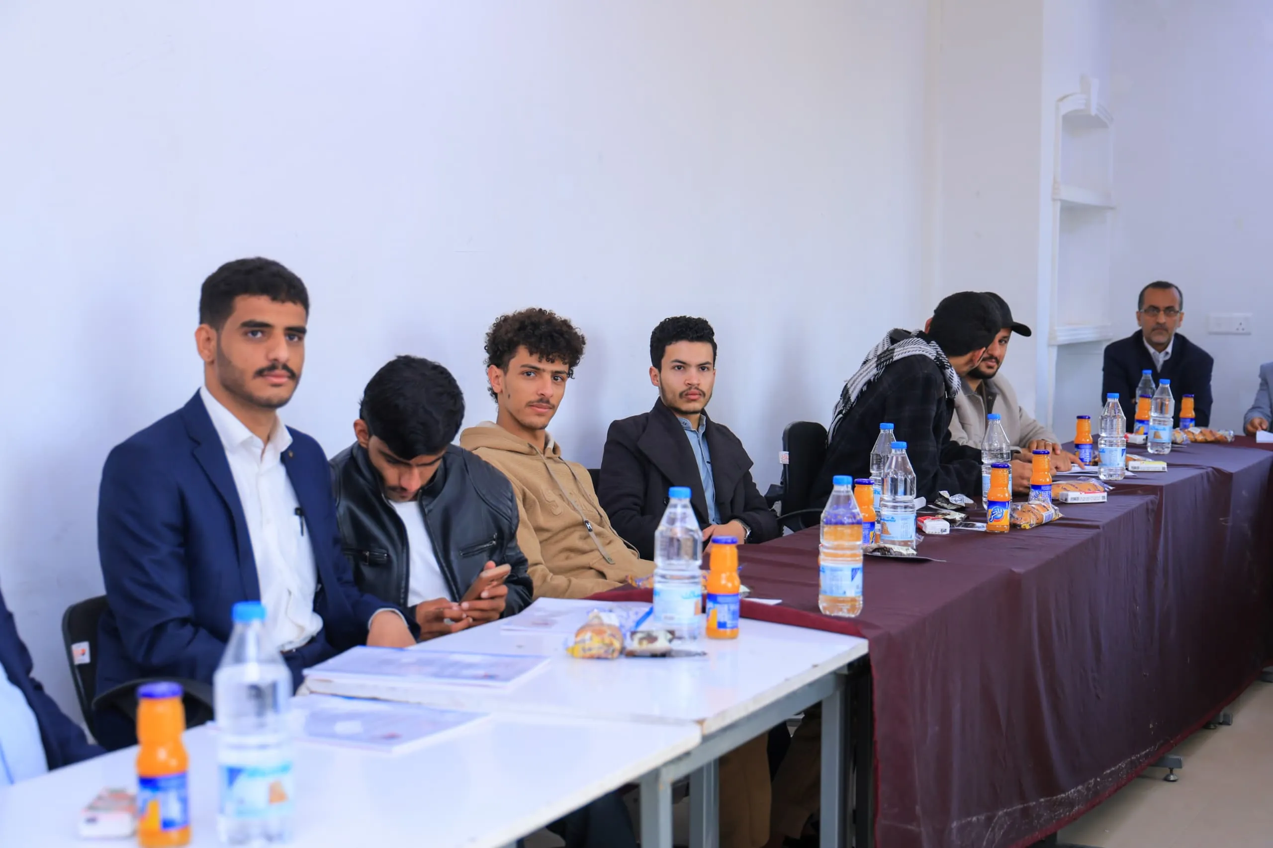 مناقشة خطط مشاريع تخرج قسمي هندسة النفط والغاز والهندسة الكيميائية للعام الجامعي 1447هـ