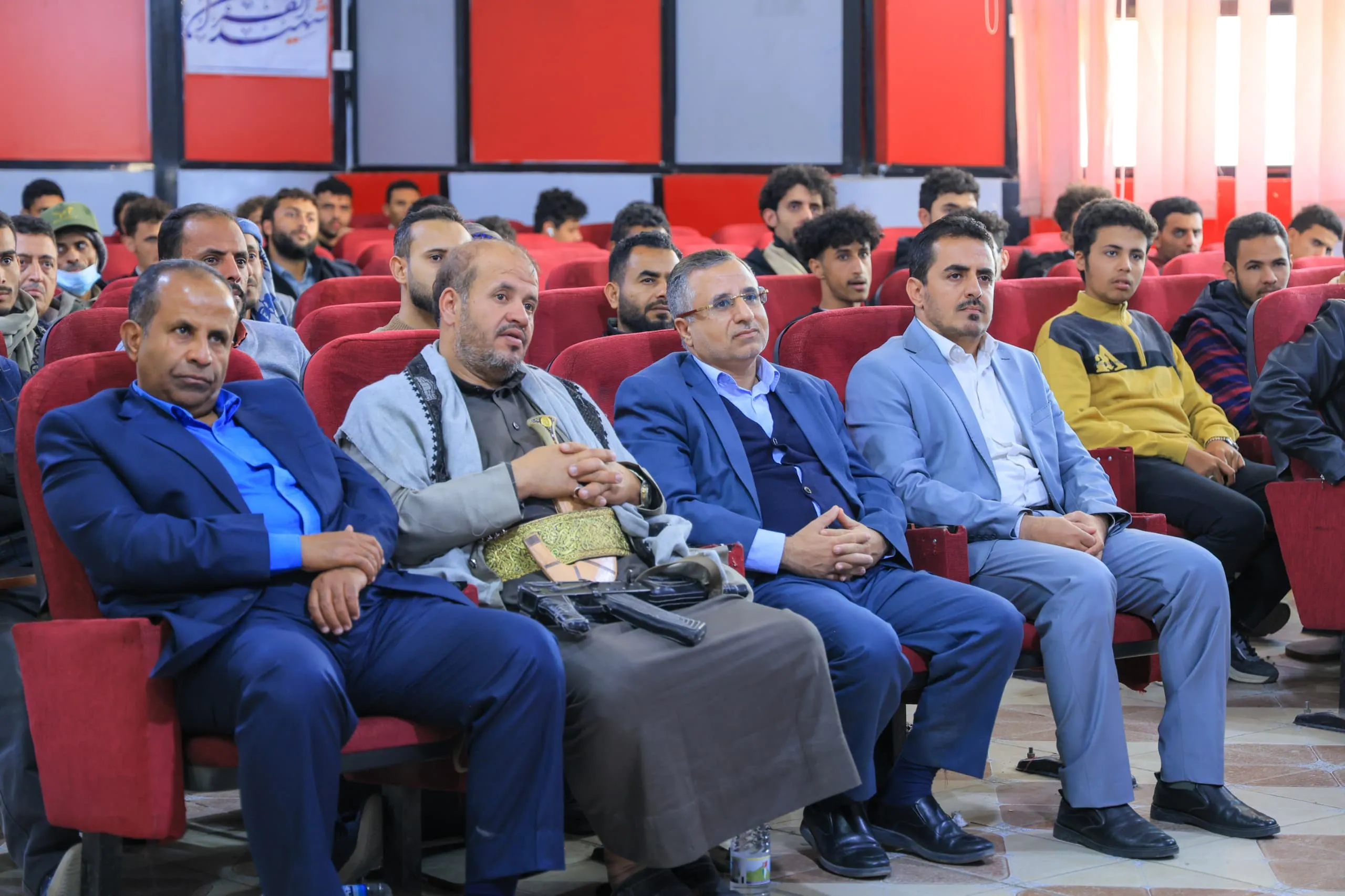 الجامعة الإماراتية تحيي ذكرى جمعة رجب بفعالية خطابية حاشدة وزيارة ميدانية للمعالم الإسلامية التاريخية في صنعاء