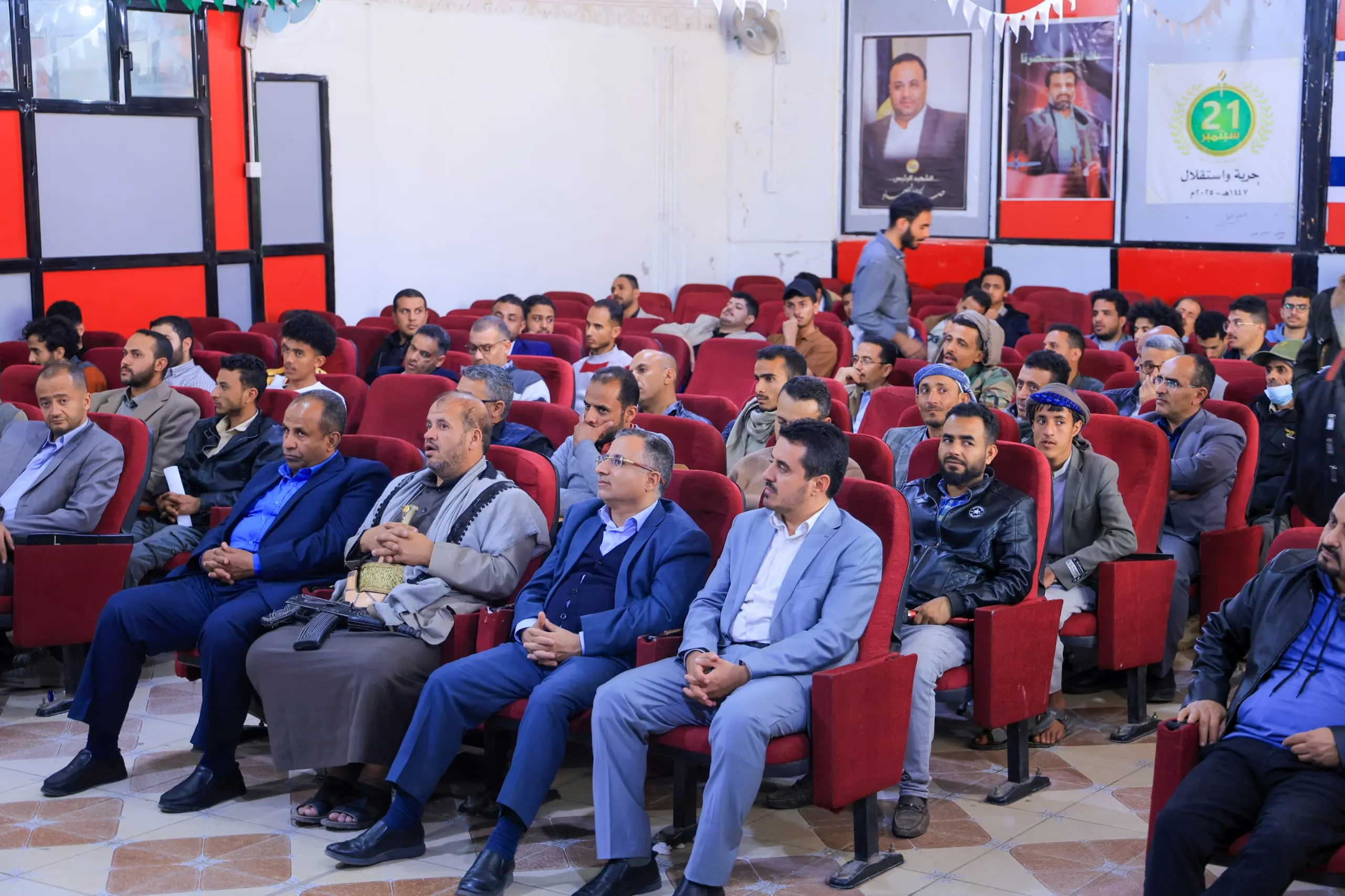 الجامعة الإماراتية تحيي ذكرى جمعة رجب بفعالية خطابية حاشدة وزيارة ميدانية للمعالم الإسلامية التاريخية في صنعاء