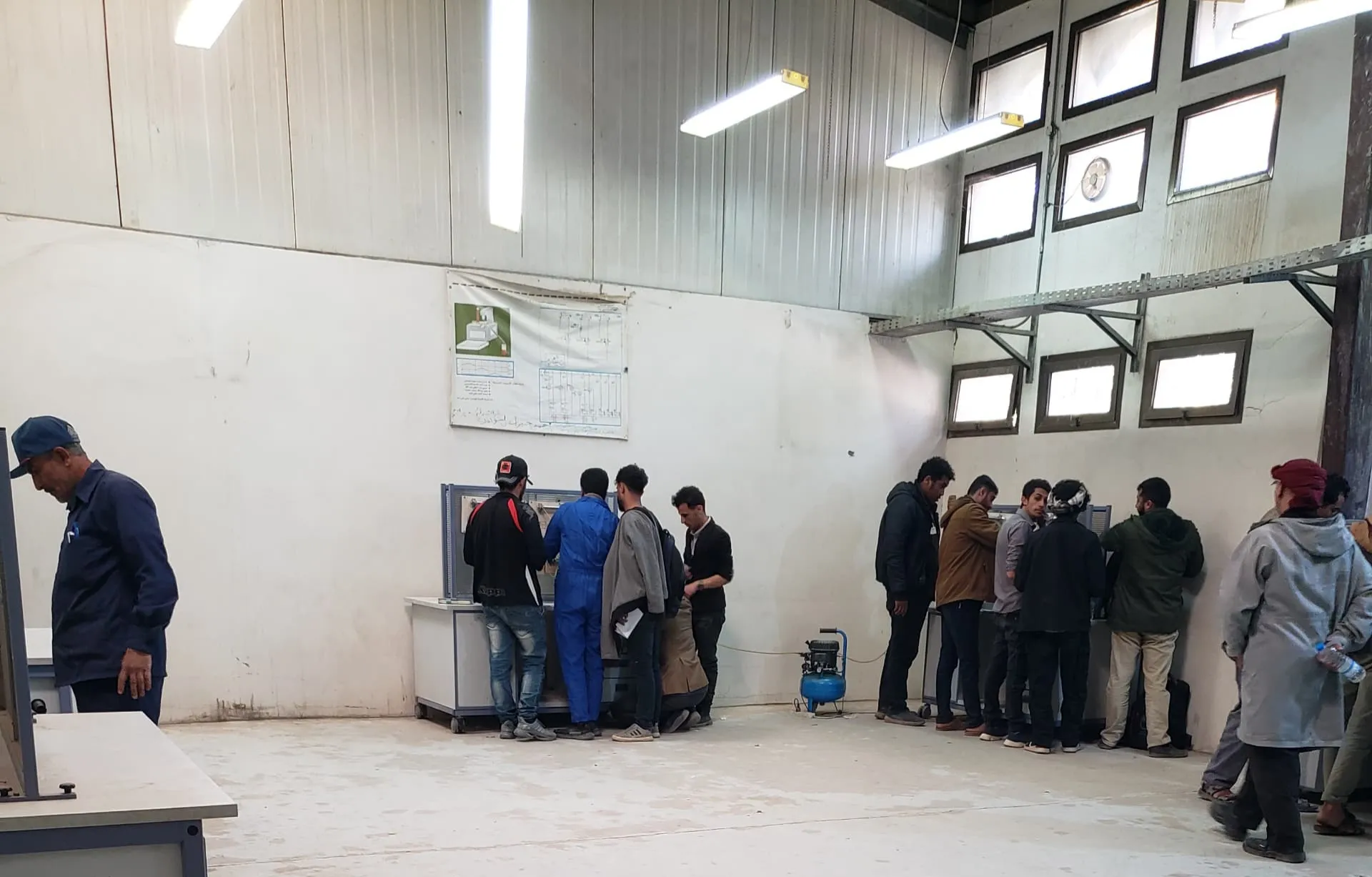 Launching the training program for mechatronics engineering students in cooperation with the Dhahban Industrial Technical Institute