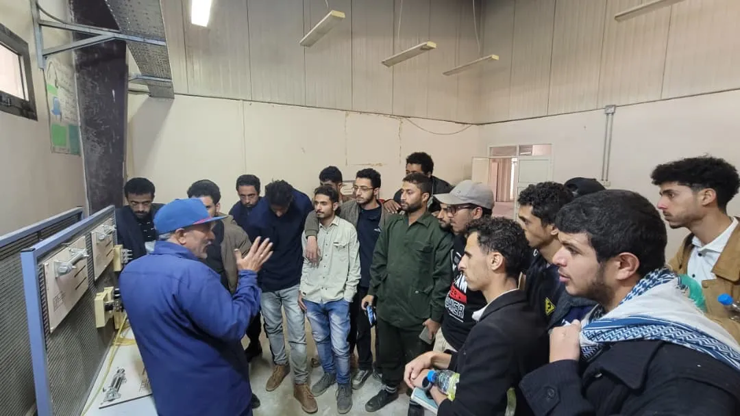 Launching the training program for mechatronics engineering students in cooperation with the Dhahban Industrial Technical Institute