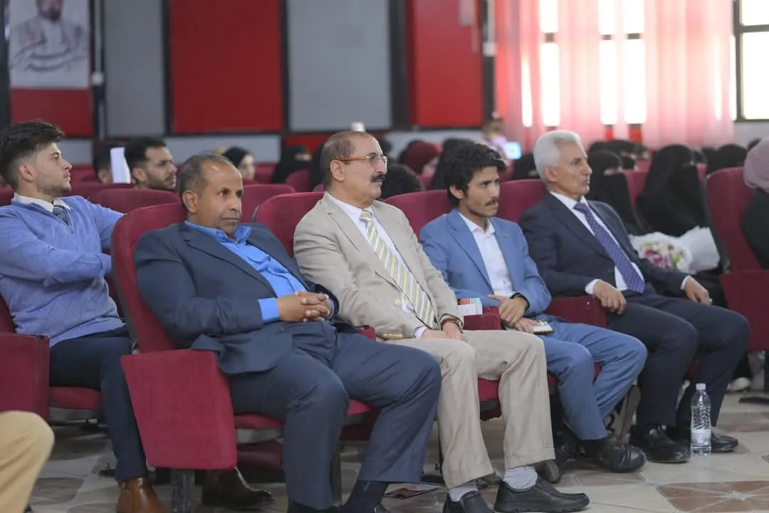 كلية الطب والعلوم الصحية تدشن الأيام العلمية لمناقشة مشاريع تخرج الدفعة الثامنة – قسم الطب البشري