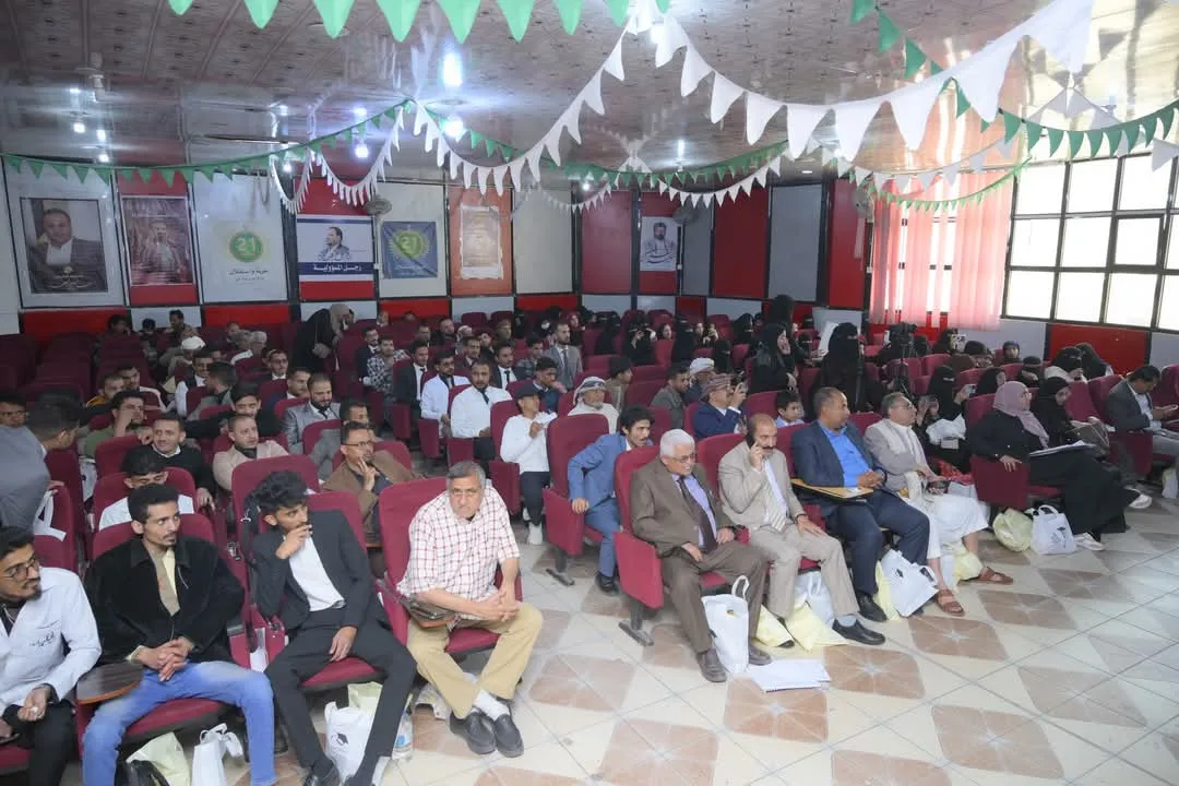 كلية الطب والعلوم الصحية تدشن الأيام العلمية لمناقشة مشاريع تخرج الدفعة الثامنة – قسم الطب البشري