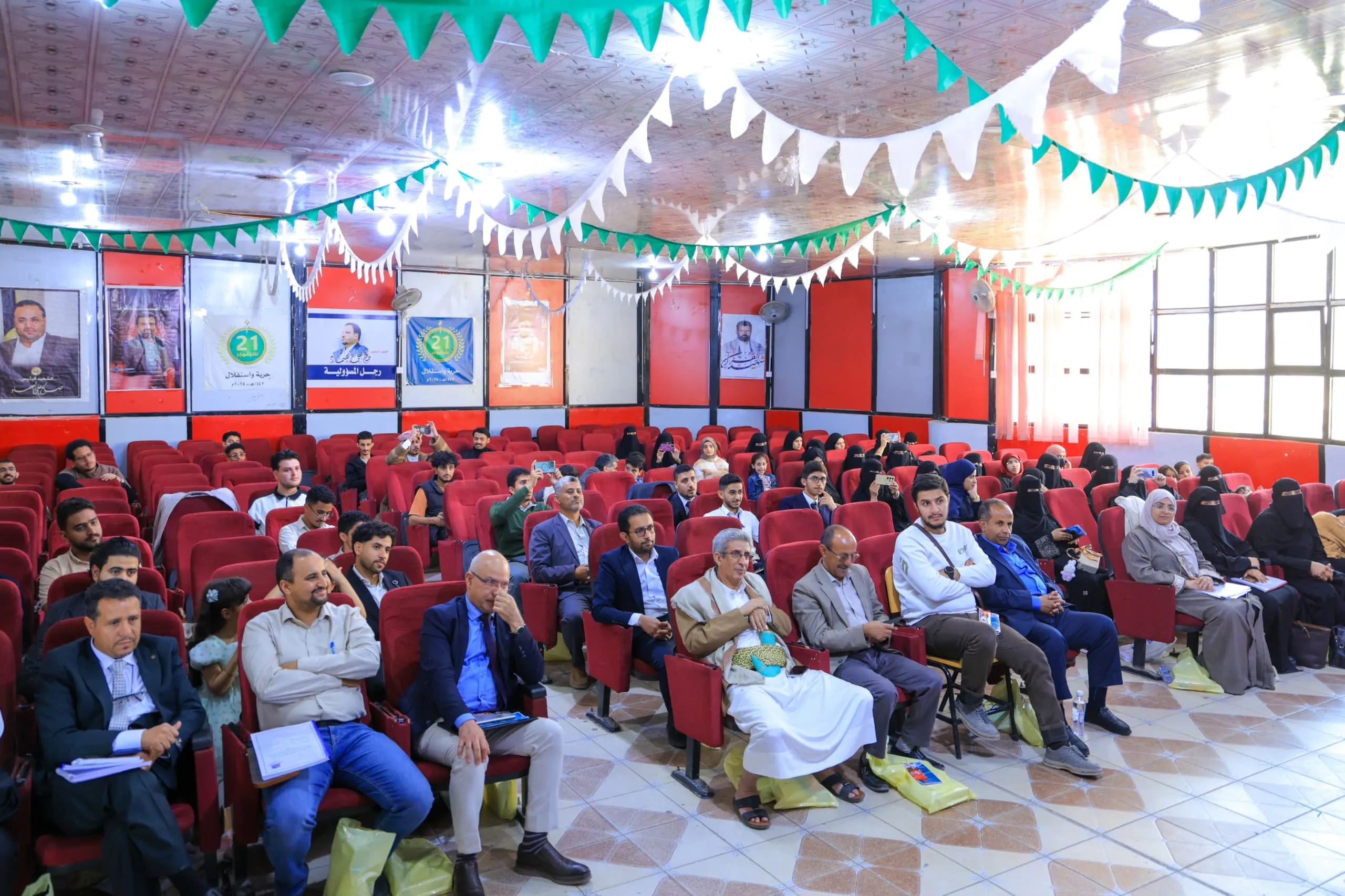 The scientific days concluded with the discussion of the graduation projects of the eighth batch of the Faculty of Medicine and Health Sciences – Department of Human Medicine.