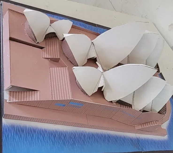 طلبة الهندسة المعمارية المستوى الثاني يُطلقون "معمار المستقبل" في عرض مبتكر لأنظمة إنشائية حديثة تتحدى قوانين الفراغ والزمن