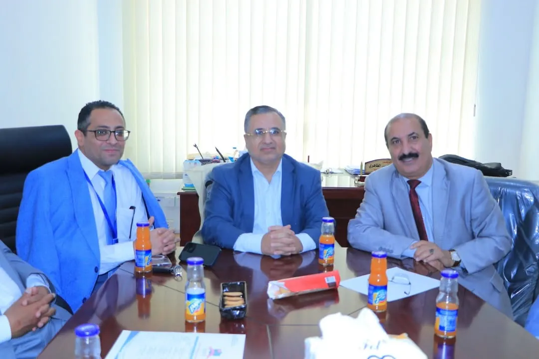 رئيس الجامعة يترأس اجتماعاً استثنائياً لمجلس كلية الطب والعلوم الصحية