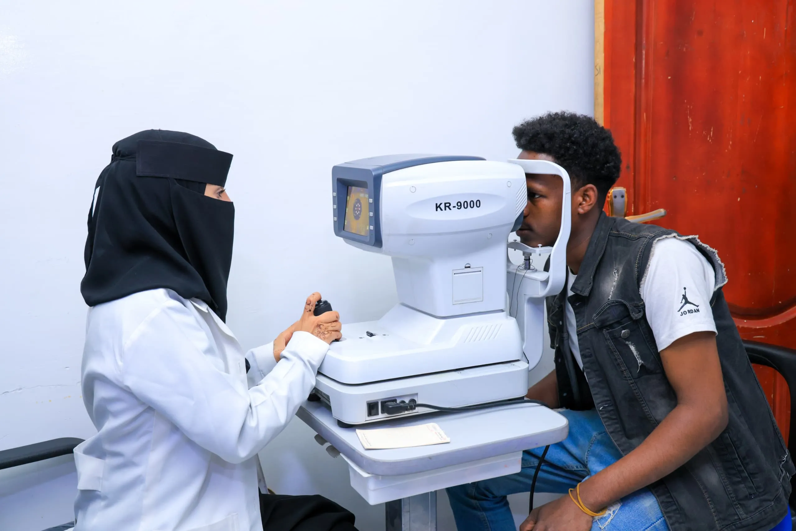 إطلاق المخيم المجاني الأول لصحة العيون في الجامعة الإماراتية بالتعاون مع مؤسسة خبراء ومستشارون