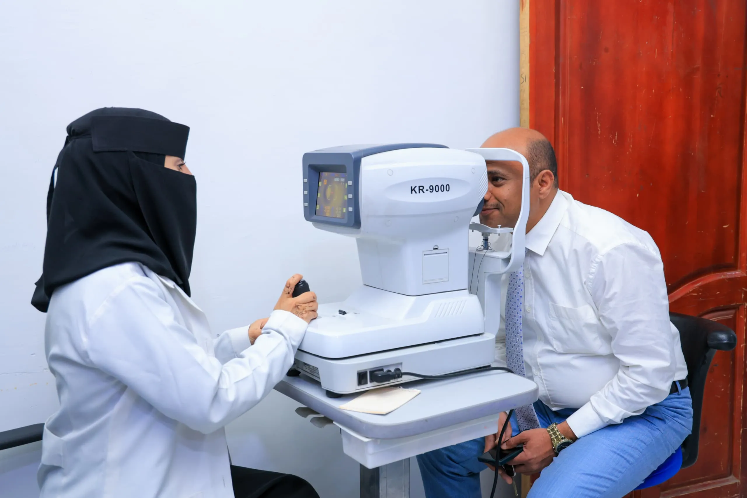 إطلاق المخيم المجاني الأول لصحة العيون في الجامعة الإماراتية بالتعاون مع مؤسسة خبراء ومستشارون