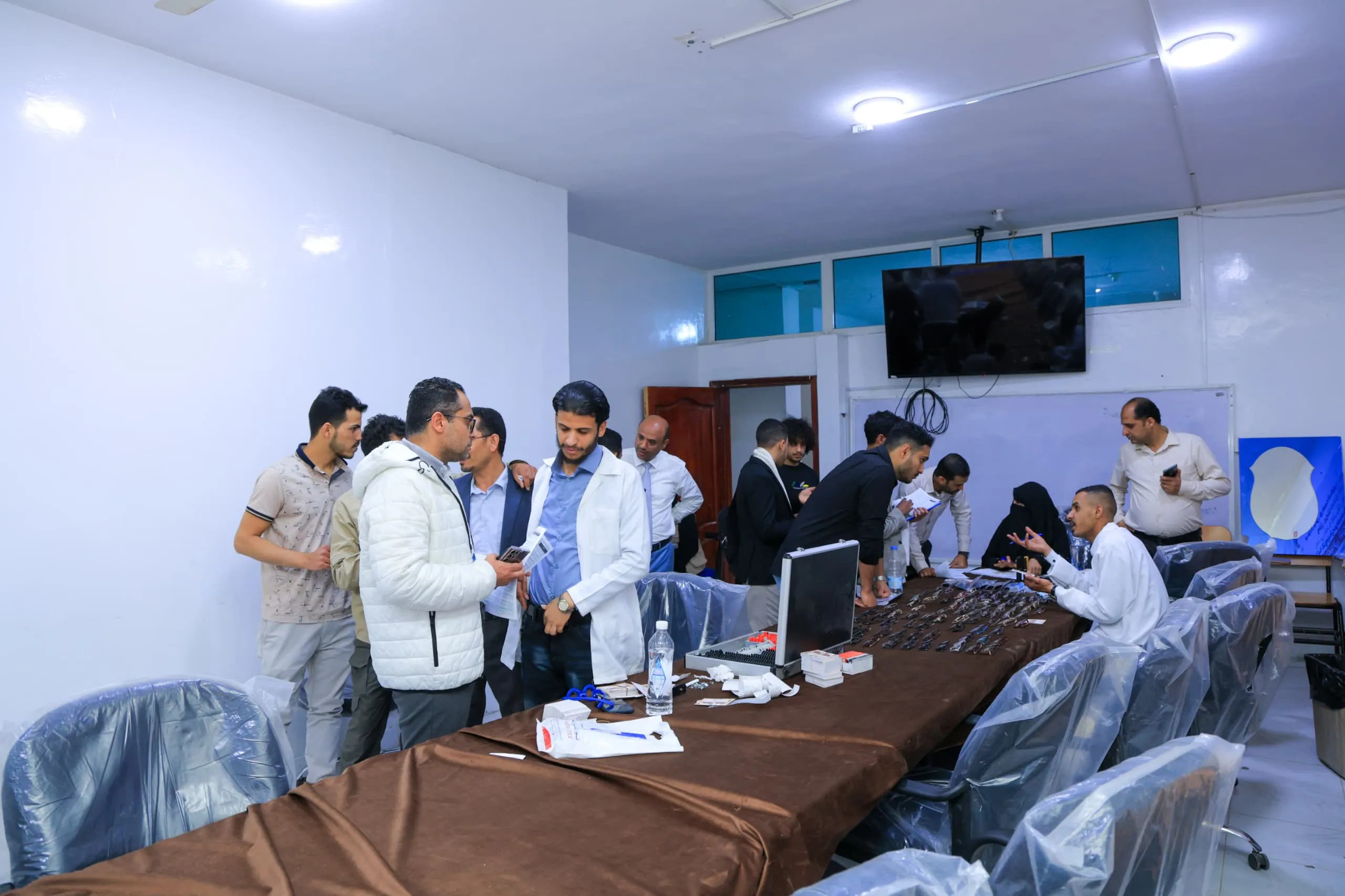 إطلاق المخيم المجاني الأول لصحة العيون في الجامعة الإماراتية بالتعاون مع مؤسسة خبراء ومستشارون