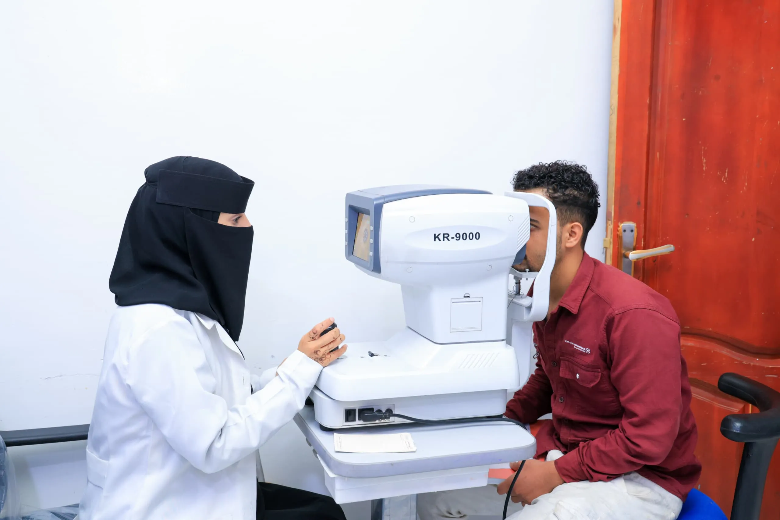 إطلاق المخيم المجاني الأول لصحة العيون في الجامعة الإماراتية بالتعاون مع مؤسسة خبراء ومستشارون